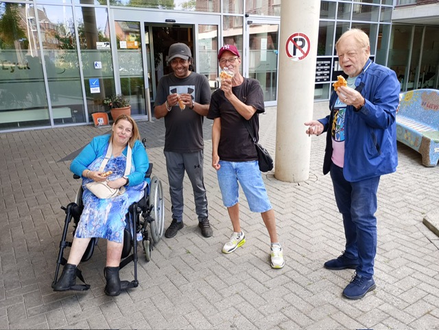 20250710-teamuitje-pst-dinsdag-wafeltje-in-de-buitenlucht.jpg